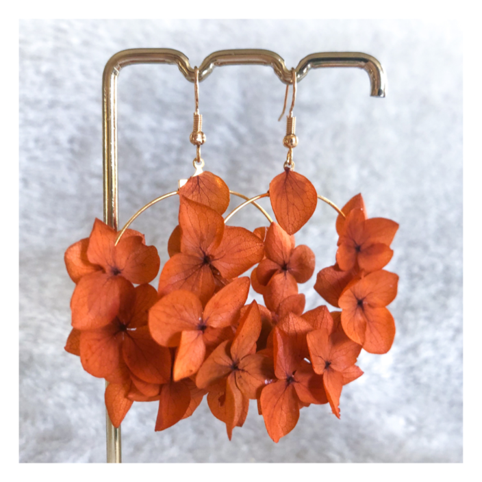 Boucles d'oreilles Créoles hortensia fleurs séchées rouille